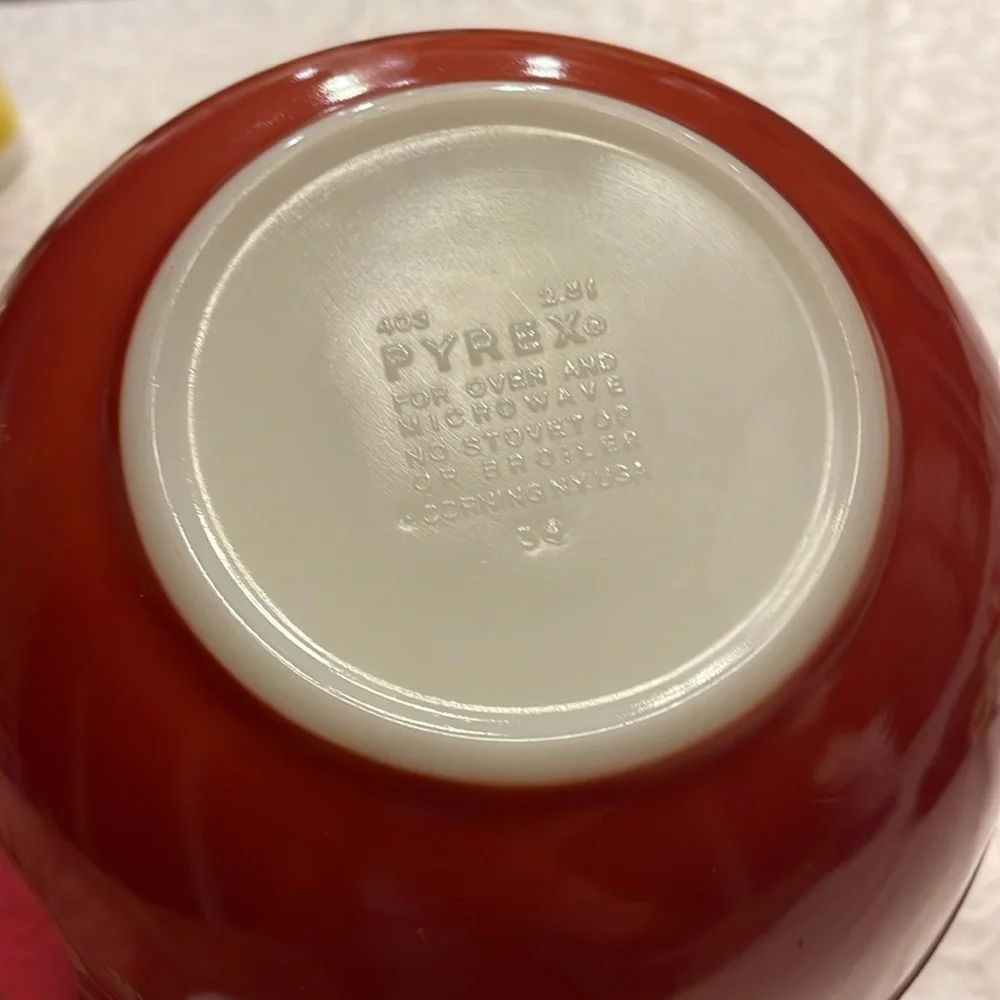 Vintage Pyrex  bowl 403 2.5 QT ovenware Corning NY USA